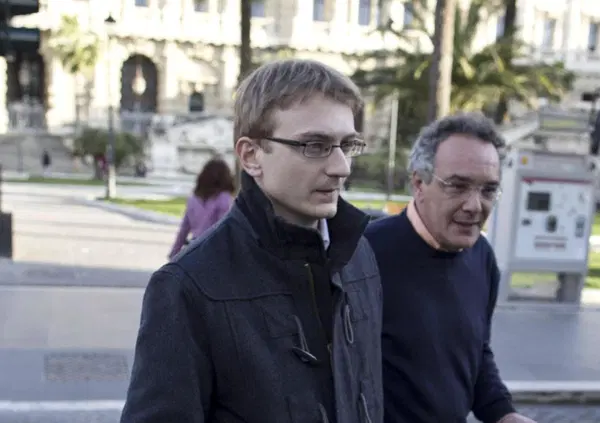 Omicidio Poggi, DI CHI &Egrave; L&rsquo;IMPRONTA DI UN PIEDE NUDO CON ALLUCE VALGO trovata sulla scena del delitto? Una traccia plantare fantasma che non appartiene ad Alberto Stasi, ai familiari di Chiara o ai soccorritori: chi altro c&rsquo;era nella villetta di Garlasco?