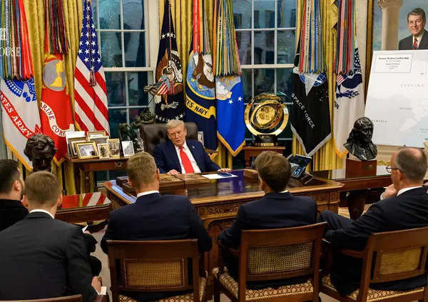 Umiliati e offesi alla Casa Bianca: i leader europei a novanta da Trump, ma perch&eacute; si lasciano sottomettere cos&igrave; (dai dazi all&rsquo;Ucraina)? Semplice, hanno fiutato l&rsquo;affare: le armi Usa&hellip; 