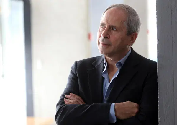 EMERGENZA dermatite nodulare, ma &egrave; giusto ABBATTERE in Sardegna anche i bovini SANI? Parla il virologo Crisanti: "Si diffonde per contatto". Le cause coinvolgono i pastori? "Pascoli comuni, omesse denunce e macellazioni illegali..." 