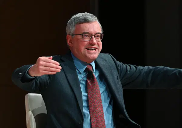 No, Mario Sechi non sostituir&agrave; Barbero, ma qualcuno dovrebbe farlo: avete sentito le cazzate che ha sparato sull&rsquo;economia? &ldquo;Se gli economisti ci capissero davvero qualcosa non saremmo nelle condizioni in cui ci troviamo&rdquo;. Ecco cosa sbaglia