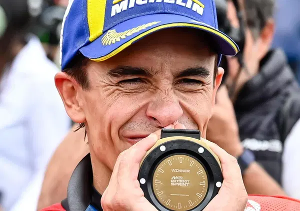 BALATON MARC! La VR46 circonda Marquez sul podio Sprint, disastro per Bastianini ma va peggio a Bagnaia. E la sorpresa Morbidelli&hellip;