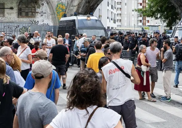 Gi&ugrave; il Leoncavallo, su CasaPound? Naike Rivelli a Giorgia Meloni dopo lo sgombero: &ldquo;Ma non era meglio pensare anche agli estremisti di destra?&rdquo;. E lancia un appello agli influencer: &ldquo;Aiutate il centro sociale a riaprire dopo lo sfratto&rdquo;