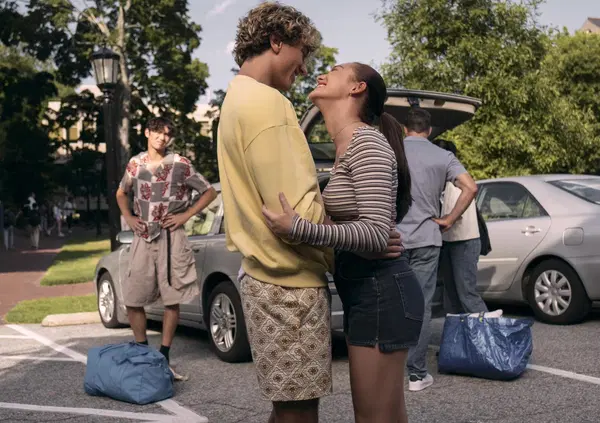 L&rsquo;ESTATE NEI TUOI OCCHI, ma nei nostri&hellip; L'editoria in mano alle fanfiction per adolescenti, e le serie tv? Anche: il fenomeno della pi&ugrave; vista su Prime