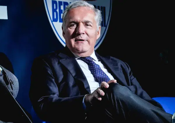 Auto elettriche, Altavilla (BYD) lancia la BOMBA: &ldquo;Meglio allearsi con la Cina che combatterla&rdquo;. Ma Masterpilot Perucca Orfei ci svela cosa significa per l'Europa: "Meglio hamburger e involtino primavera?" [VIDEO]