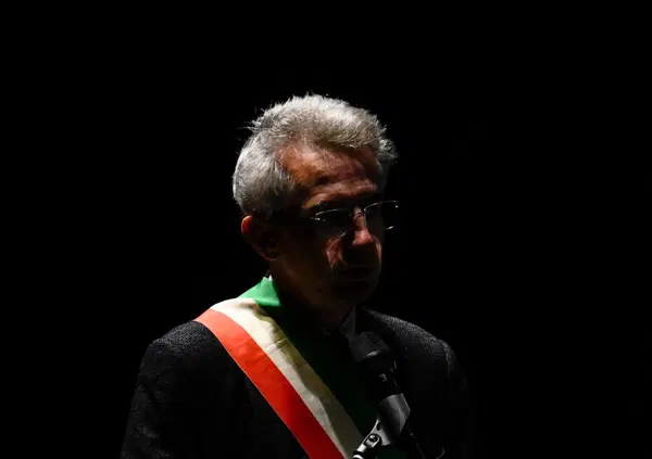 Scandalo San Carlo, ora Manfredi cerca l&rsquo;inciucio con il Consiglio d&rsquo;indirizzo prima della sentenza del Tar? Il sindaco si incontra con chi ha nominato Macciardi nuovo Sovrintendente ma gli artisti si ribellano e organizzano una protesta a Napoli