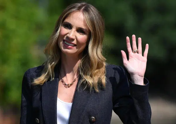 La nuova forma di &ldquo;protesta&rdquo; su GAZA alla Mostra del cinema di Venezia? Quella di Emanuela Fanelli: mi si nota di pi&ugrave; se protesto e si vede o se &ldquo;soffro internamente&rdquo;?