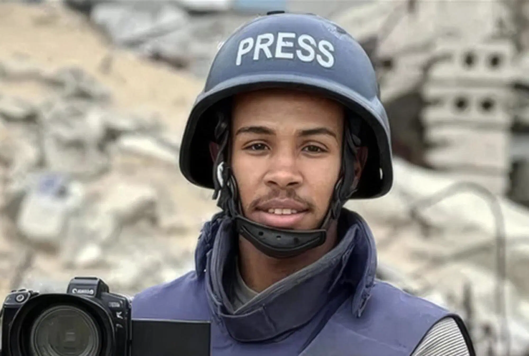 Mohammed Salama, giornalista di Al jazeera rimasto ucciso nel raid presso l'ospedale Nassar di Khan Younis, a Gaza, 25 agosto 2025
