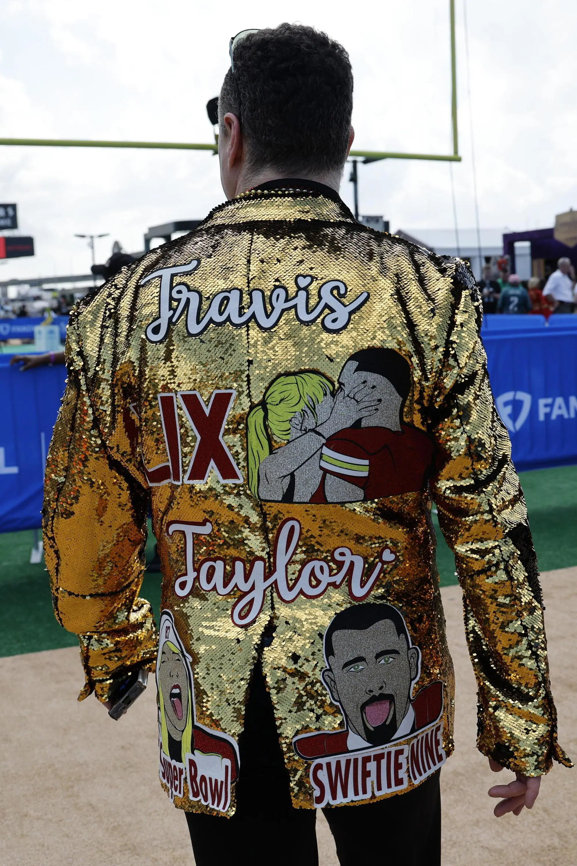 Uno dei tanti fan di Taylor Swift e Travis Kelce