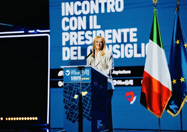 Ma Giorgia Meloni merita la STANDING OVATION al Meeting di Rimini? Abbiamo verificato l'efficacia del governo sui temi cari a CL: famiglia, maternit&agrave; surrogata, scuola (anche paritaria) e immigrazione...