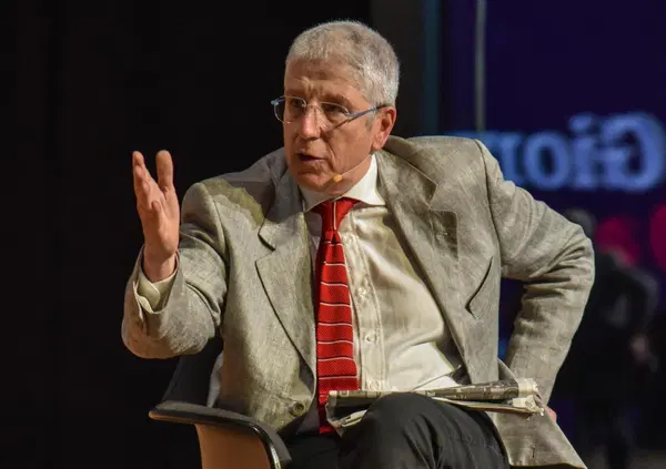 Mario Giordano choc: "Per gli scienziati del Covid serve una Norimberga". E sui vaccini sostiene l'infettivologo Garavelli: "Tachipirina e vigile attesa? Ha aumentato la mortalit&agrave;..."