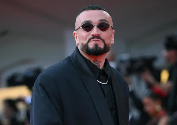 Ma ne La Grazia, il film alla Mostra del cinema di Venezia, come recita Gu&egrave;? Lui con Sorrentino sembrano come Smith &amp; Wesson perch&eacute;...