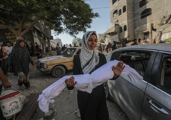 Il video di Morgan che piange per i bambini morti a Gaza &egrave; la protesta pi&ugrave; potente contro la guerra! E fa un appello a Giorgia Meloni "donna e madre"