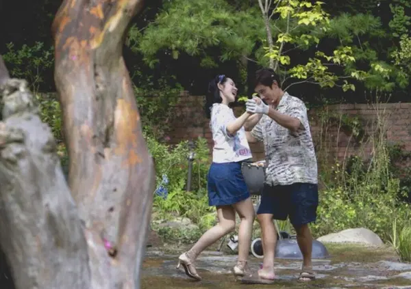 Abbiamo visto No Other Choice di Park Chan-wook alla Mostra del cinema di Venezia: ma com'&egrave;? Un film in cui si uccide la concorrenza pur di essere assunti 