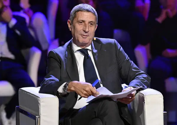 Telemeloni o Telecorea? Ma come fa il direttore del Tg1, Marco Chiocci, a fare il portavoce del Presidente del Consiglio?