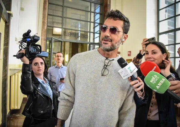 Fabrizio Corona asfalta la privacy (dei vip)? Da Raoul Bova ai calciatori col &ldquo;freaky&rdquo;: &ldquo;Alibi per perbenisti&hellip;&rdquo;