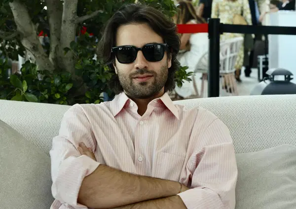 Intervista a Paolo Strippoli, regista del film La valle dei sorrisi alla Mostra del cinema di Venezia: &ldquo;Educhiamo(ci) all&rsquo;empatia per una societ&agrave; che generi meno mostri&rdquo;