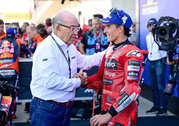 Sentito cosa ha detto Carmelo Ezpeleta su Valentino Rossi e Marc Marquez? E poi: &ldquo;Volevano l&rsquo;eroe e ora si lamentano, ma non fermeremo Marc&rdquo;