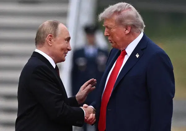 Avete visto le effusioni di Trump, Putin e Xi Jinping? &Egrave; l&rsquo;omoerotismo dei maschi alpha: ma non condannavano l&rsquo;omosessualit&agrave;? L&rsquo;analisi del sessuologo Merigo