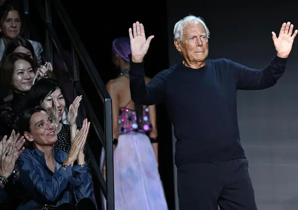 &Egrave; morto Giorgio Armani, The King of fashion, lo stilista che ha cambiato il mondo con una giacca &ldquo;greige&rdquo;