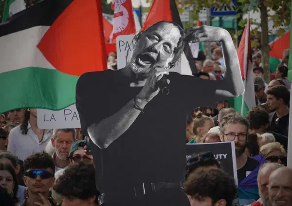 I Radiohead tornano in tour (anche in Italia), ma i pro-Pal sbottano: &ldquo;Silenzio complice sul genocidio. Quanti bambini dovranno morire?&rdquo; E Thom Yorke risponde: &ldquo;Non me ne frega un caz*o&rdquo;