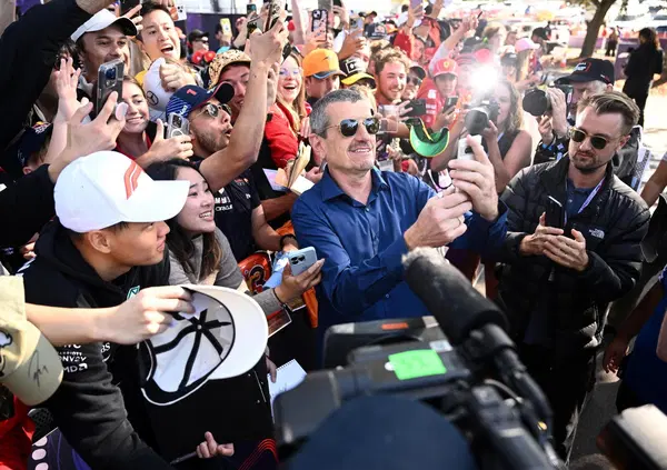 Gunther Steiner &egrave; planato in MotoGP comprando la Tech3 di Poncharal con battute a raffica, grandi ammiccamenti e una certezza: &ldquo;Con Liberty Media&hellip;&rdquo;