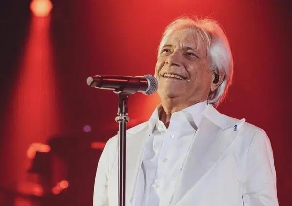 Standing ovation e lacrime per il film di Nino D&rsquo;Angelo presentato alla mostra del cinema di Venezia: l&rsquo;umilt&agrave; di chi non dimentica da dove viene ripaga sempre