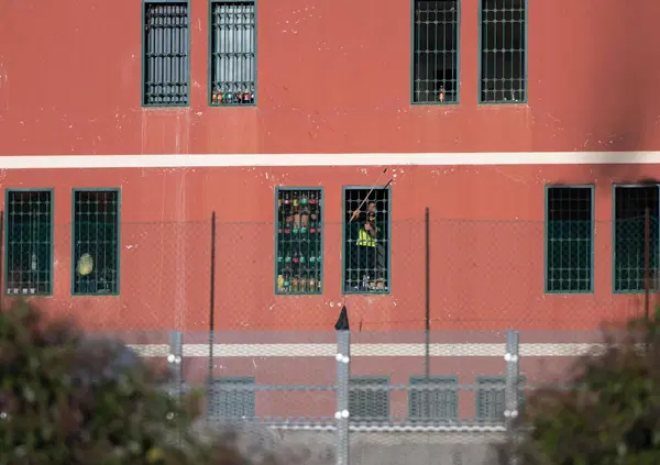 Perch&eacute; nessuno parla delle pessime condizioni igienico sanitarie in carcere? Dalla promiscuit&agrave; all&rsquo;abuso di psicofarmaci,  in qualsiasi ospedale i medici sarebbero gi&agrave; stati licenziati