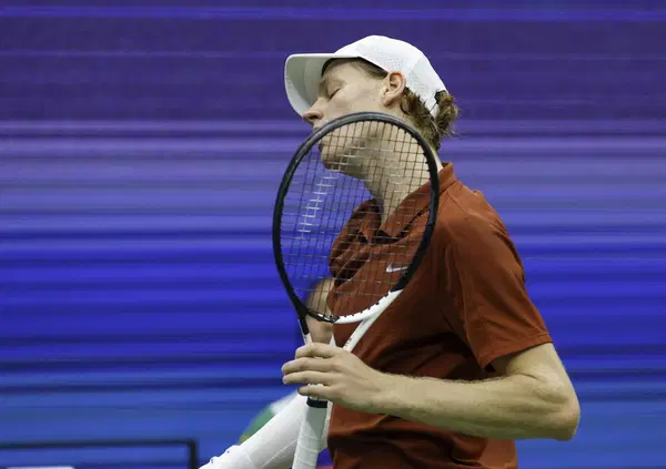 Sinner e il &ldquo;tarlos&rdquo; Alcaraz, che ne sar&agrave; di Jannik? &ldquo;Ferita nell&rsquo;identit&agrave;. La vera partita ora non &egrave; contro Carlos&rdquo;: parla lo psicologo Merigo