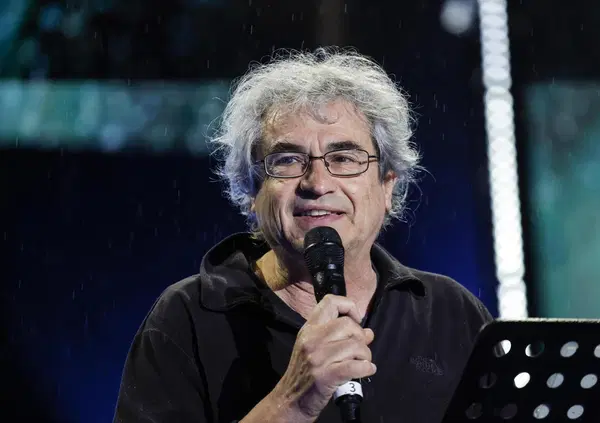 Carlo Rovelli ha rotto il caz*o. Il Barbero della fisica elogia i &ldquo;rappresentanti legittimi&rdquo; (da Putin a Xi e Kim) nemici dell&rsquo;Occidente, ma sa come funziona la loro &ldquo;democrazia&rdquo;?