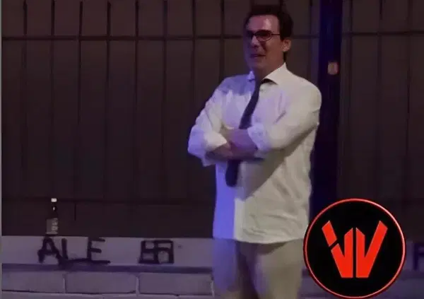 Video shock! Chi &egrave; il "volto tv" che inneggia alle Brigate Rosse dopo un incidente? Welcome to Favelas diffonde le immagini e gli utenti riconoscono un presentatore. Chiss&agrave; l'Aria che tira a La7...