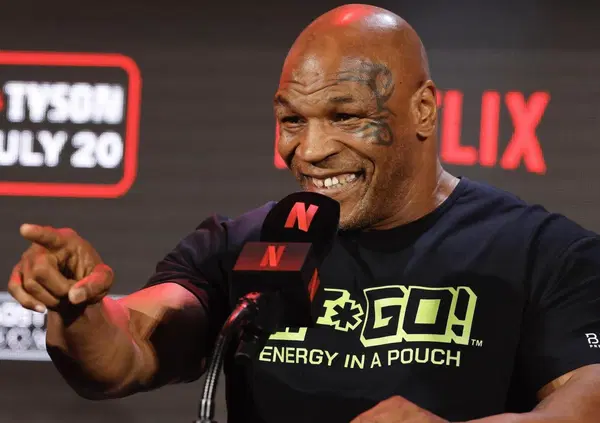 &ldquo;Offesa alla boxe, ridicolo&rdquo;: Patrizio Oliva picchia duro su Tyson vs Mayweather (Netflix). E Canelo contro Crawford? &ldquo;Sfida affascinante tra due stili, ma il mio preferito&hellip;&rdquo;