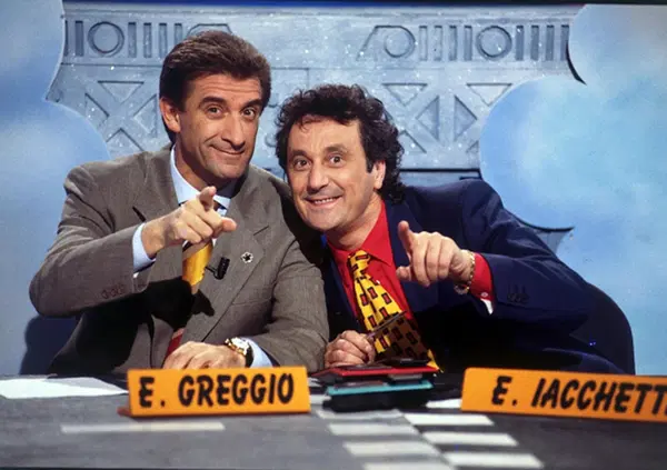 Striscia la Notizia lascia Canale 5? Il critico tv Simonelli: "Se non &egrave; uno scherzo di Antonio Ricci &egrave; la fine di un'era". Mediaset? "Senza identit&agrave;". E su La Ruota della fortuna e Ok, il prezzo &egrave; giusto in Rai...