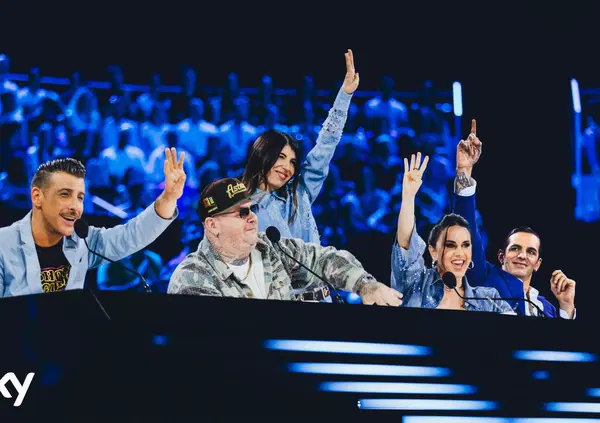 X Factor 2025, pagelle della prima puntata di Audizioni: Gabbani vs Iezzi sulla melodia (7), Lauro piacione (5) e La Furia ama le tamarrate (8). Migliori concorrenti? Gli Abat Jour&hellip;