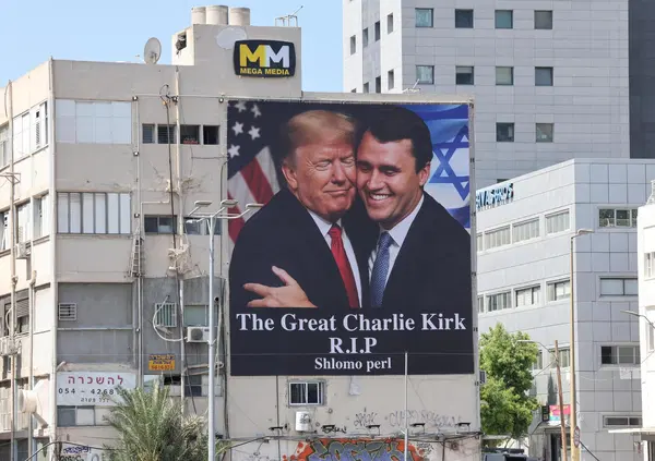 Adesso tutto torna? Tyler Robinson, il presunto killer di Charlie Kirk, aveva una relazione con una persona transgender. E chi li ferma ora i trumpiani...