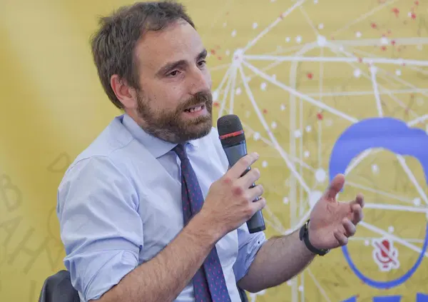 Stefano Cappellini, vicedirettore di Repubblica, rilancia una fake news su Charlie Kirk? In attesa del video completo "a favore della schiavit&ugrave;" anche la stampa rischia di seminare odio... 