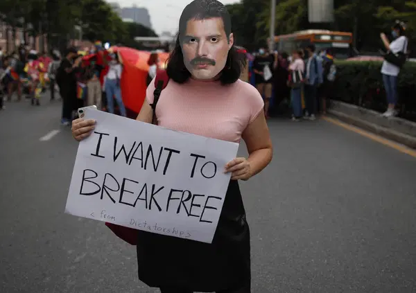 Freddie Mercury (e Leopardi) for president! Cosa c&rsquo;&egrave; in &ldquo;Trumpisti o Muskisti, comunque fascisti&rdquo;, nuovo libro di Daniele Capezzone (Piemme)? Tra Trump, Musk, Milei e Netanyahu, la sinistra a caccia di nemici. E su Charlie Kirk&hellip;