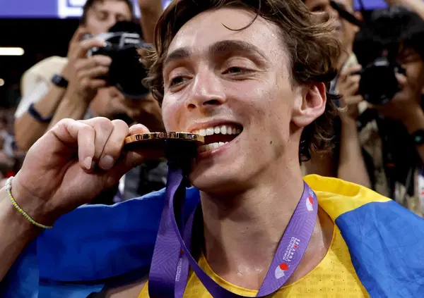 Ma questo Mondo Duplantis non ha un po&rsquo; rotto l&rsquo;asta (anche ai Mondiali di atletica a Tokyo)? Ok i record, ma la competizione&hellip; Solo una sfida tra Armand e quanti soldi guadagna un centimetro alla volta?