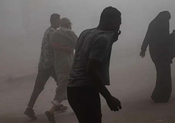 GAZA BRUCIA: ecco l&rsquo;operazione finale di Israele nella Striscia. Ministri e Netanyahu (e Trump?) godono e il mondo resta immobile. L&rsquo;occupazione totale &egrave; il punto di non ritorno, ma &egrave; ancora possibile sperare? 