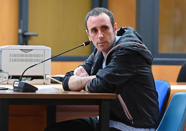 La trama del nuovo fumetto autobiografico di Zerocalcare? &ldquo;Ho fatto una cosa terribile, cos&igrave; brutta che ho preferito passare per spia invece di&hellip;&rdquo;