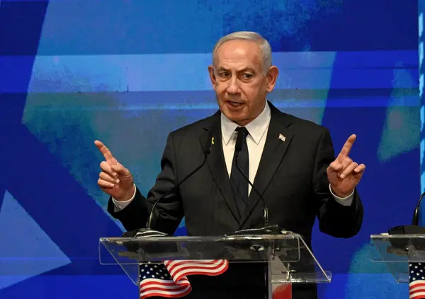 Altro che sinistra radicale: il vero marxismo oggi lo fa il governo Netanyahu (e nessuno ha il coraggio di dirlo). Avete visto la strategia mediatica di Israele? Ecco come funziona (e perch&eacute; ha successo)