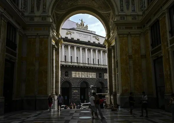 Bomba al Teatro San Carlo, ecco il primo avviso di garanzia. Siamo gli unici a parlarne da mesi e ora la Procura di Napoli fa il salto di qualit&agrave;