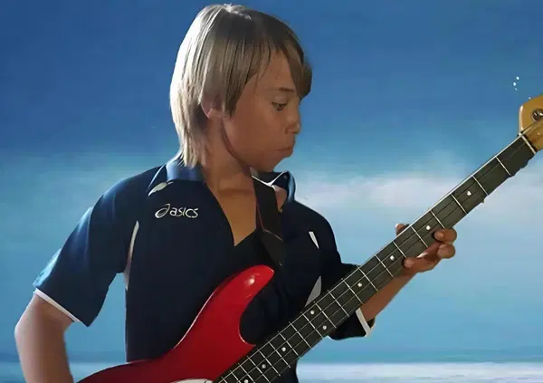 Il primo giorno di scuola diventa un processo? Paolo Mendico, troppo timido per chiedere aiuto, troppo bravo a nascondersi. Ma chi ha ucciso&nbsp;quel&nbsp;ragazzo?