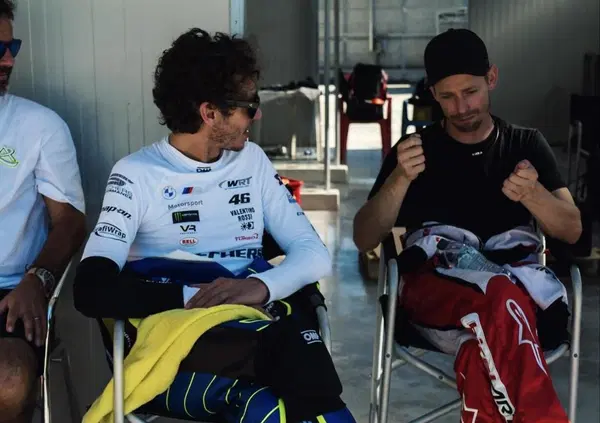 Diciamoci la verit&agrave;: Casey Stoner ormai si comporta da senior advisor dell&rsquo;Academy e l&rsquo;allenamento con Valentino Rossi sui kart &egrave; l&rsquo;ennesima prova