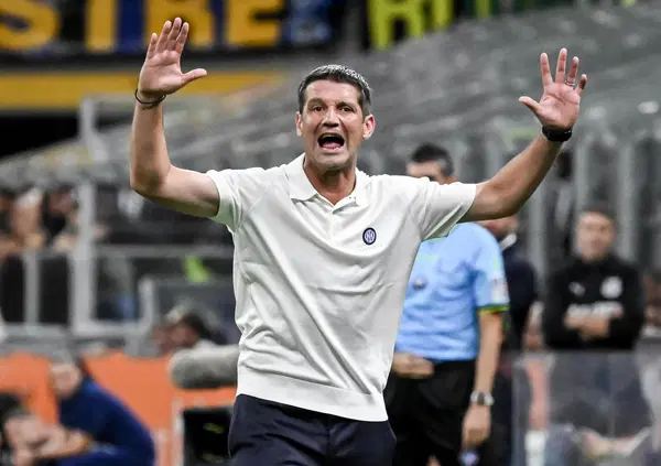 Inter, a San Siro dalla curva Nord (solo) un coro per Chivu. Primo passo dei tifosi verso la societ&agrave; nella protesta ultras? E Nino Ciccarelli: &ldquo;Sveglia&hellip;&rdquo;