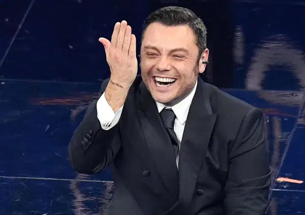 Tiziano Ferro, concerti Stadi 2026, &egrave; caos biglietti? L'appello dei fan: "Ce li hanno venduti sbagliati e se ne fotto*o, cancellano i nostri commenti sui social. Ma davvero dobbiamo arrangiarci da soli?"