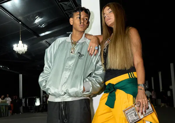 Il reportage definitivo nel cuore pulsante della trap! Vera Gemma, il talento del figlio Maximus, la factory Manifesto, il party &ldquo;Money Fast&rdquo; e la lezione: &ldquo;C&rsquo;&egrave; una sola sconfitta: smettere di sognare...&rdquo;