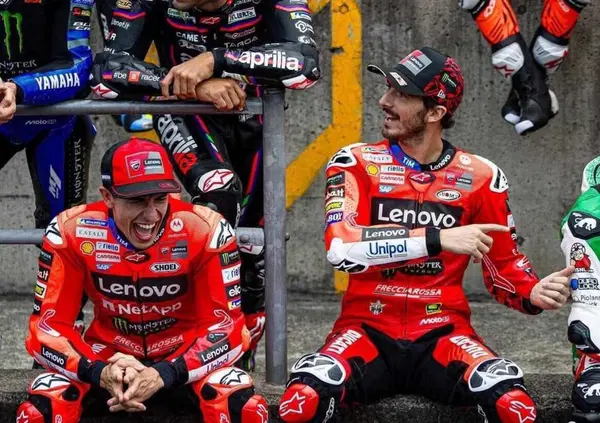 Nella domenica dei simboli a Motegi, quel fumo sotto le chiappe di Pecco Bagnaia dice tantissimo anche sui suoi errori e quelli di tutti noi che (ce) lo raccontiamo