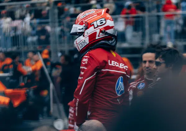 Il romanticismo di Charles Leclerc: &ldquo;In F1 servirebbe il rumore, vorrei i V8 o addirittura i V10&rdquo;. E sul format &egrave; chiaro: &ldquo;Non dovremmo reinventare nulla&rdquo;