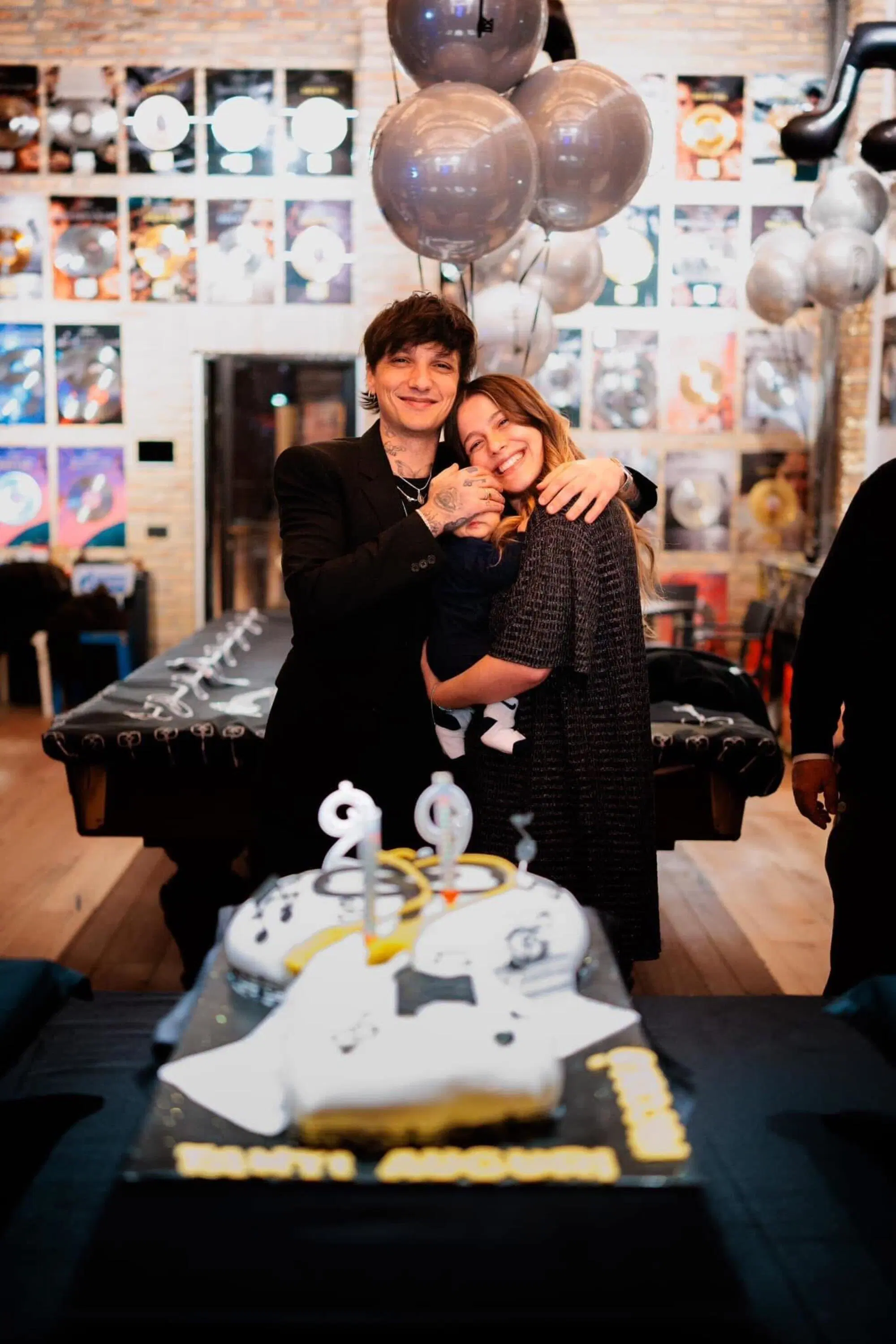 Ultimo con Jacqueline e il piccolo Enea