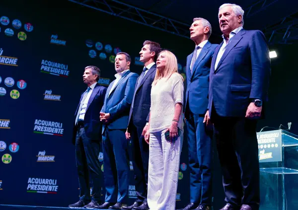 Ma cosa serve in pi&ugrave; per far cadere un governo? Scontri, giornalisti in strada, attivisti scaricati in Israele e sciopero considerato illegittimo